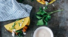 Veggie taco met champignons en chiliyoghurt