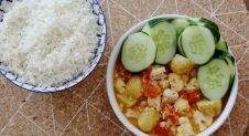 Curry met bloemkool, tofu en krieltjes