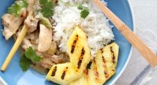 Kip kokos curry met gegrilde ananas