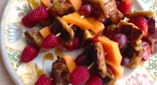 Ontbijt spiezen met fruit en wentelteefjes