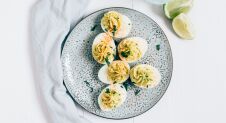 Weekendbites: Gevulde eieren met avocado