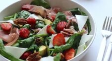 Geitenkaas salade met aardbeien