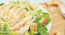 Caeser salade met gegrilde kip