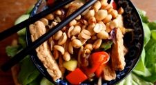 Groen zonder poen: Udon noodles met pittige tempeh en veggies