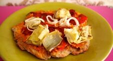 Recept: pizzabroodje met hummus en veggies