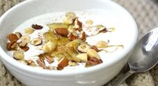 Video: Kokos’yoghurt’ met gebakken banaan