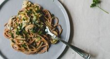Romige pasta met spinazie en artisjok