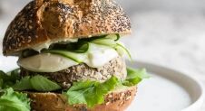 Vega(n) burger met tofu en champignons | Simone's Kitchen