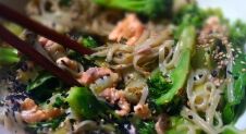 5 or less: Superfoodnoodles met broccoli & zalm
