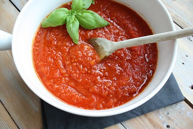 Francesca kookt met Foodelicious: Italiaanse tomatensaus