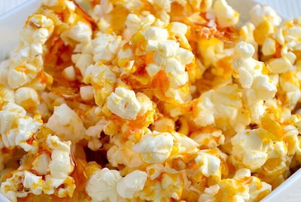 Trots piek Rook Recept voor salty caramel popcorn - Foody.nl