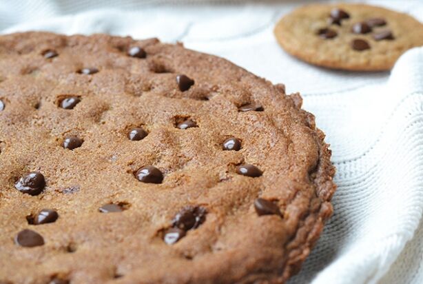 Video: Giant Cookie