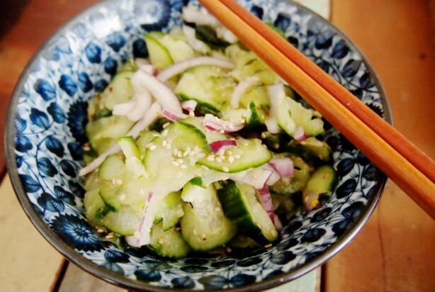 Groen zonder poen: pittige komkommersalade met gember