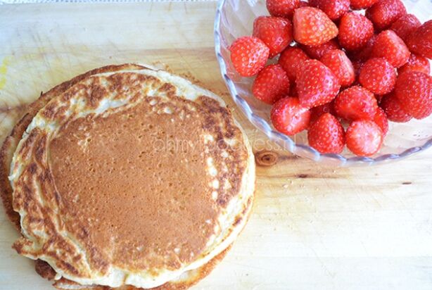 American Pancakes met verse aardbeien