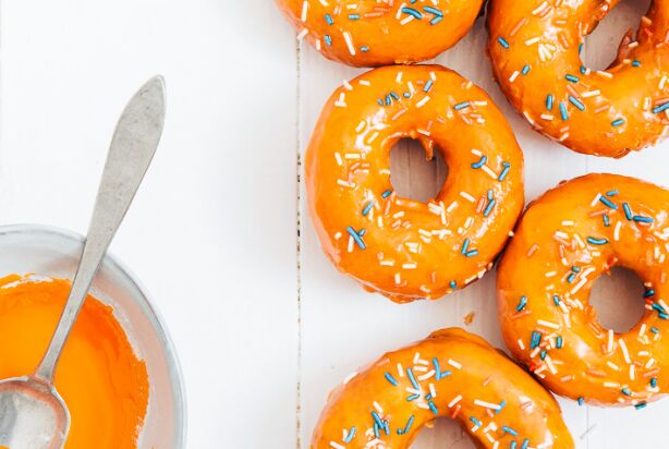 Oranje donuts voor koningsdag