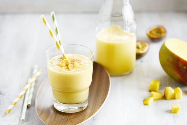 Frisse mango en Alpro Kokosnootdrink smoothie