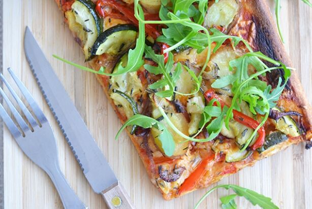 (Healthy) pizza met geroosterde groenten