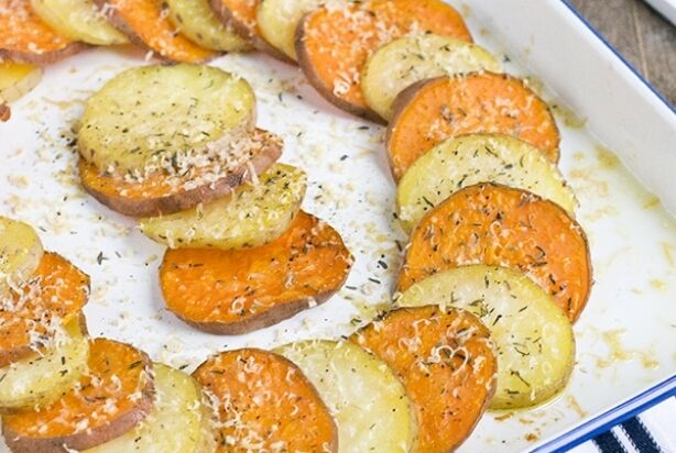 Aardappel en zoete aardappel uit de oven