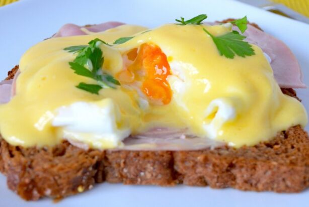 Home Made: Eggs Benedict