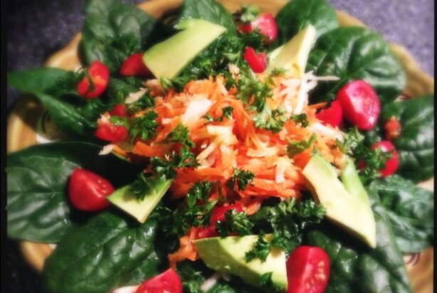 Salade met spinazie en meer goede dingen